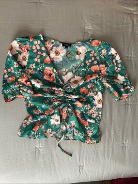 Floral Ruched V-Neck Crop Top - Green